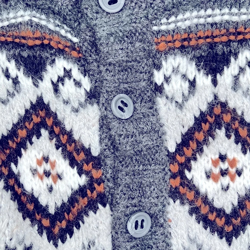 Gymboree  boys gray button down sweater with pockets size 4